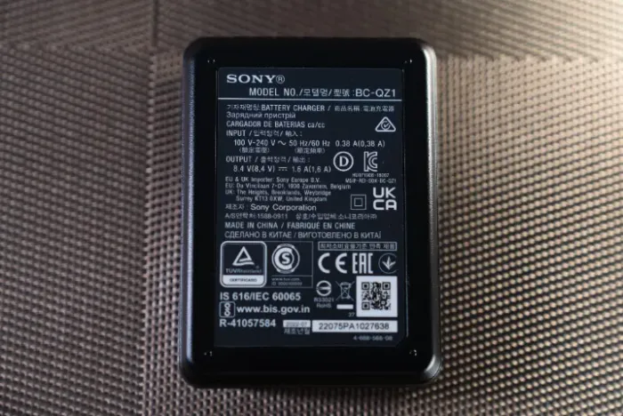 Carregador Sony Bc-qz1 para Bateria Np-fz100 A7riv A7riii A7iii A7V A7rV