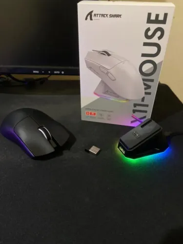 Mouse Gamer Sem Fio Attack Shark X11 PAW3311 Com Três Modos BT 2.4G E Base De Carregamento
