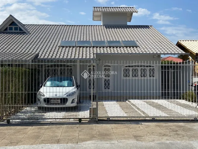 Auxiliadora Predial Aluga Studio completo, mobiliado, com ar condicionado split