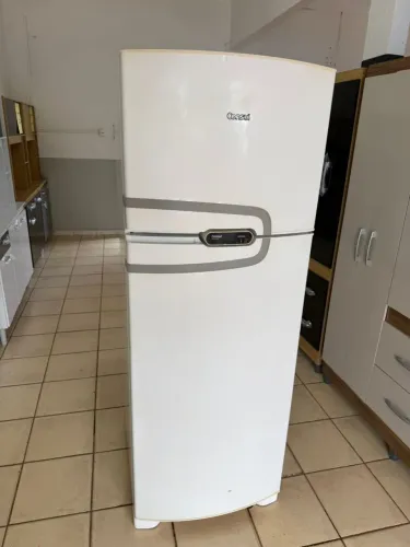 Geladeira ótima dou garantia entrego hoje Frost free