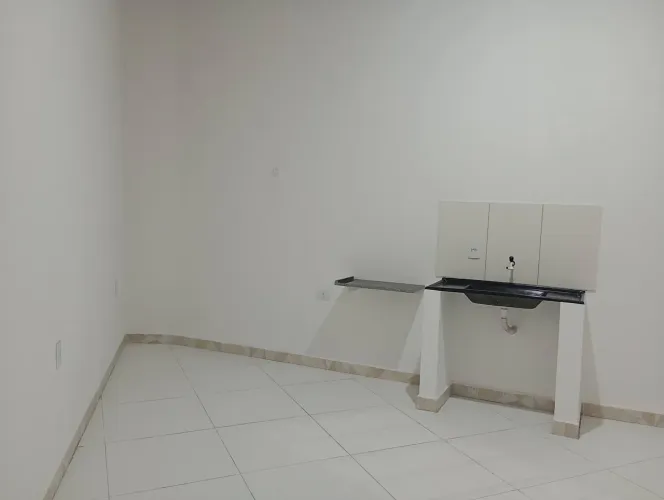 Alugo Quarto suite tipo kitinete R$ 400,00