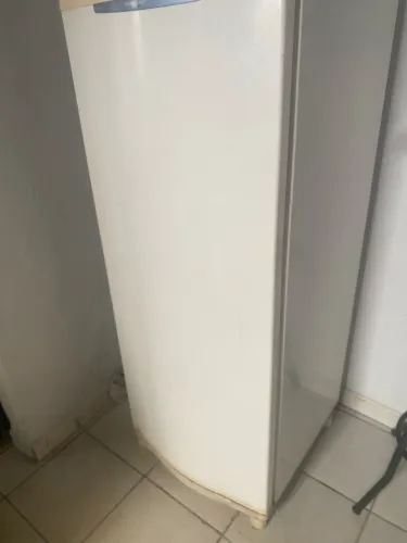 Geladeira e fogão juntos