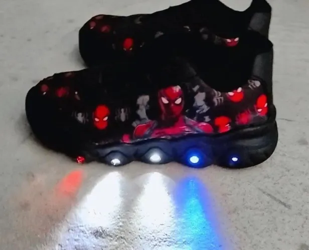 Sapato homem aranha com LED número 31