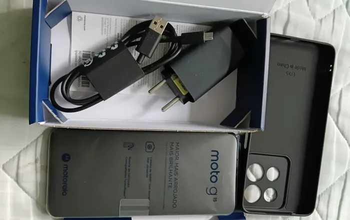 Vendo um Motorola G15 $550 praticamente novo nunca usei com um chip com película e capa