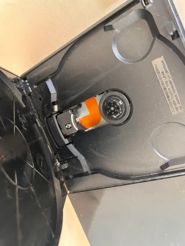 Console PlayStation 2 Slim (Apenas Console) - Bloqueado / Detalhe no Leitor