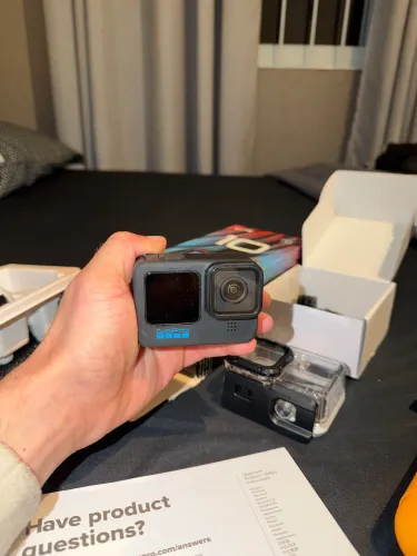 GoPro HERO10 Black 5.3K 23MP + Caixa + Case Estanque + Bastão Flutuante