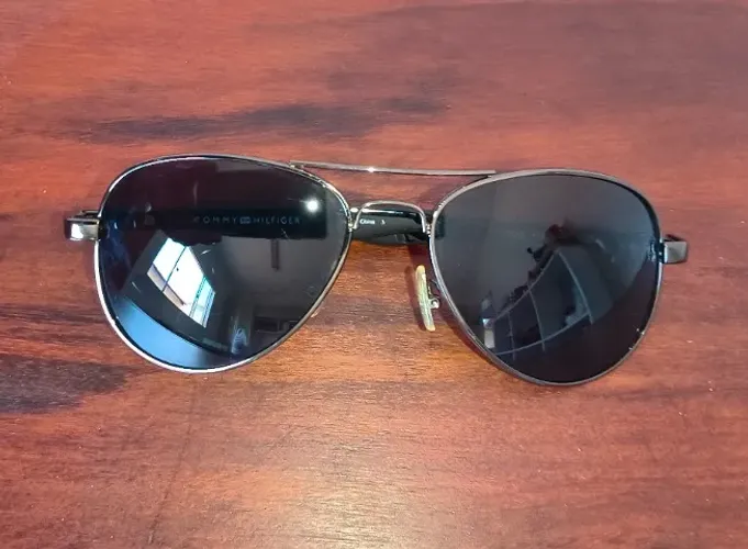 Óculos de sol Tommy Hifiger