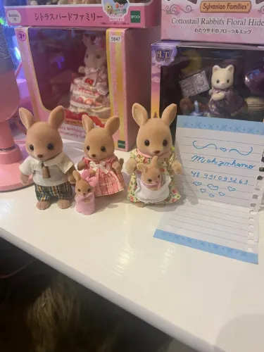 Lote sylvanian families cangurus família com bebê canguru de brinde a mais.
