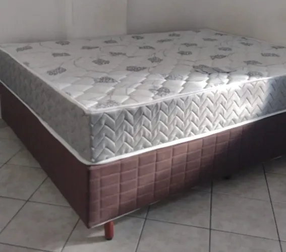 Cama de Casal e Fogão 4 bocas