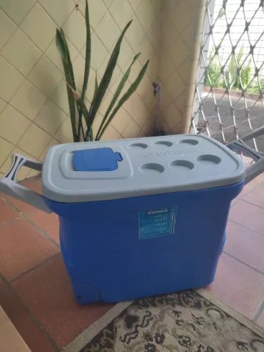 Cooler soprano 50 litros( R$ 180,00 ). 