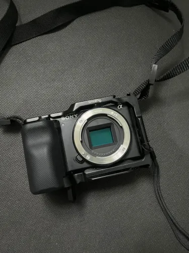 Sony ZV-E10 + Lente Sigma 23mm 