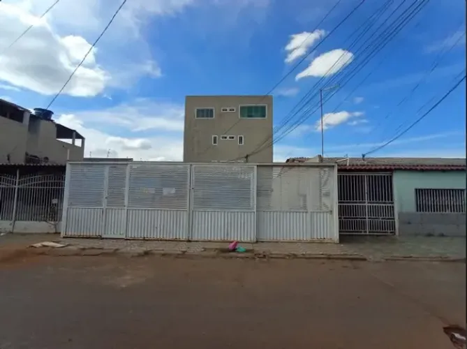 VENDE-SE prédio na QNM 05 da Ceilândia. Renda de 8mil.