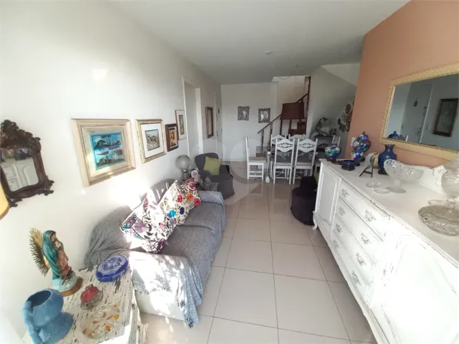 Cobertura à venda com 4 quartos, sendo 2 suítes, no condomínio Kauai Residencial, Rio de J