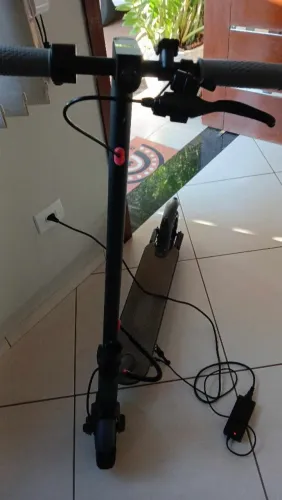 Vende - se patinete ótimo estado pouco tempo de uso 900 reais , fliperama com 68 mil jogos
