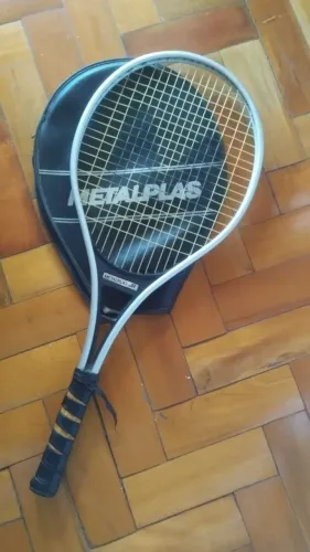 RAQUETE DE TÊNIS ANTIGA