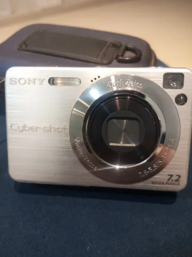 Máquina Sony W110