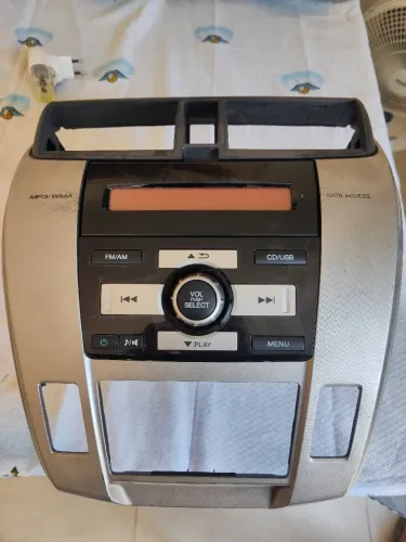 Rádio som original Honda city 2009 a 2013