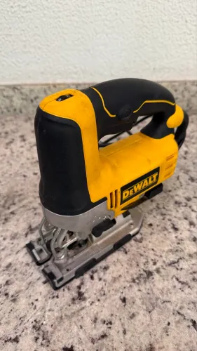 Serra Tico Tico DeWalt DW300-B2 220V