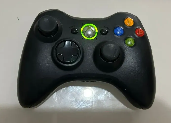 Controle de Xbox 360 + Jogos paralelos