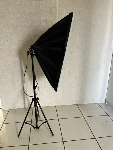 Softbox Iluminação Estúdio Fotográfico com Tripé - Excelente Estado