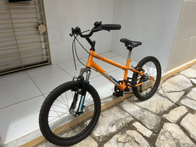 BICICLETA ARO 20 CALOI - 7 MARCHAS - SUSPENSÃO