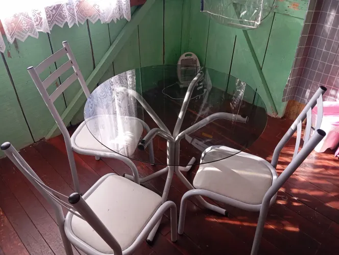 Mesa de vidro + Cadeiras