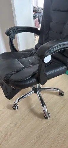 Vende -se uma cadeira de escritório