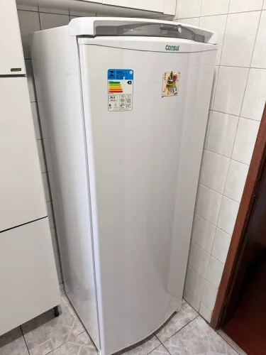 Geladeira com freezer