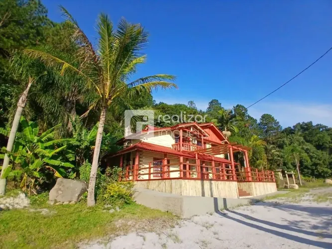 Casa comercial 350m² no bairro Vargem Grande SC401, em Florianópolis.
