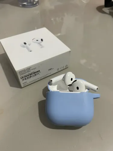 AirPods 4