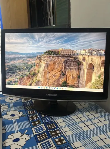 Monitor TV LCD Samsung 20 Polegadas HDMI