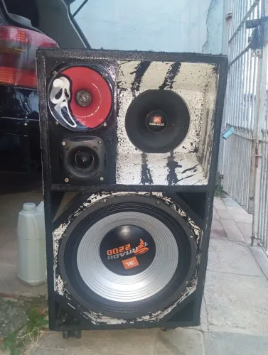 Caixa Selada JBL 2200 e Módulo Stetsom 2K5