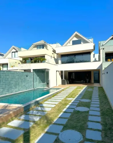 Casa com Piscina na Barra da Tijuca 4 Quartos