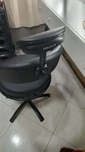 Cadeira Hidráulica Dompel Black 