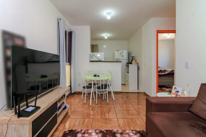 Apartamento de 2 dormitórios á venda no Bairro Vila Nova, Porto Alegre.