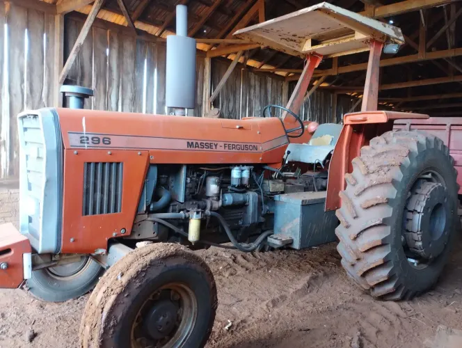 Trator MF 296