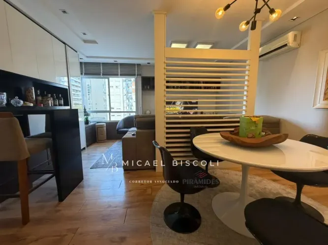 Apto reformado com 100m2 | 3 dorm (suíte) a 5 min do Beiramar Shopping e em frente ao Pát