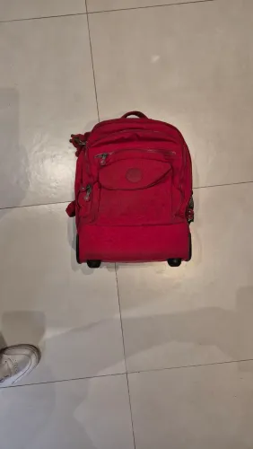 Mochila Kipling Vermelha de Rodinha
