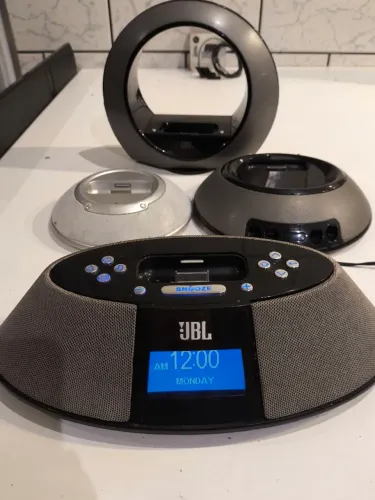 Lote de rádio JBL para peças ou possível restauro 
