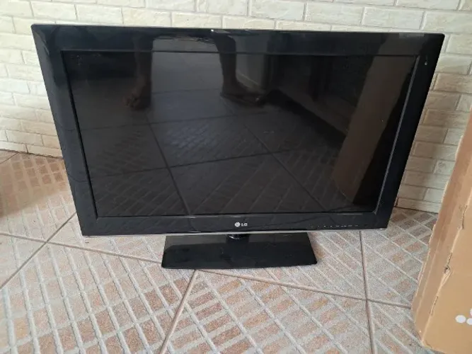 TV LG 32 polegadas modelo 32LS3400  - com defeito