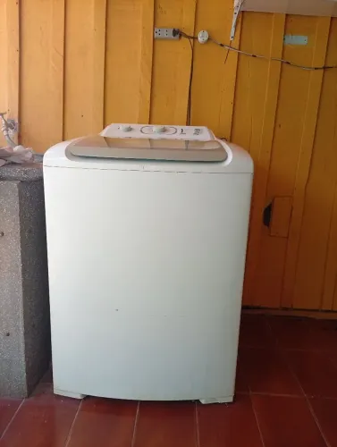 Vendo máquina 15kg Eletrolux, funcionando perfeitamente.