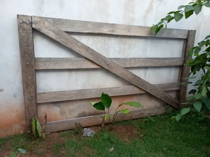 Portão cedrinho para sítio, chácara ou rancho