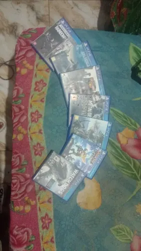 Jogos de ps4 novinhos, 50 reais cada. PREÇO NEGOCIÁVEL!