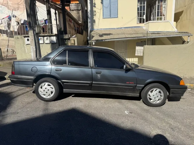 Chevrolet Monza GLS/ Hi-tech 2.0 EFI 2P E 4P 1996