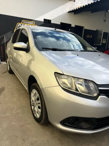 LOGAN 2014/14 1.0 flex (sem passagem por leilão )