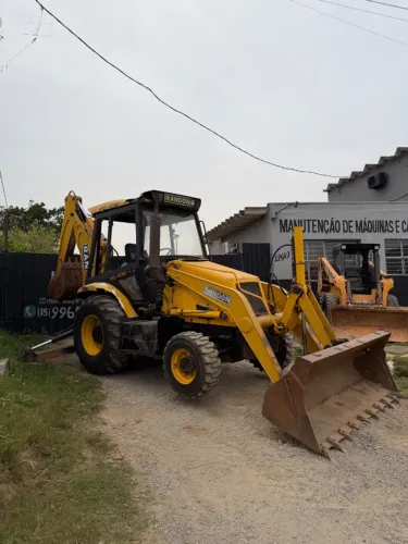 Retroescavadeira Randon RD406 4x4 | Máquinas Pesadas | Terraplanagem | Venda e Locação