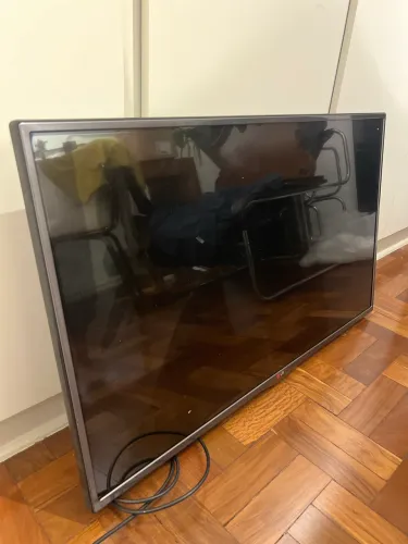 Vendo TV LG led 42 polegadas 42LA6200. Para retirada de peças! 