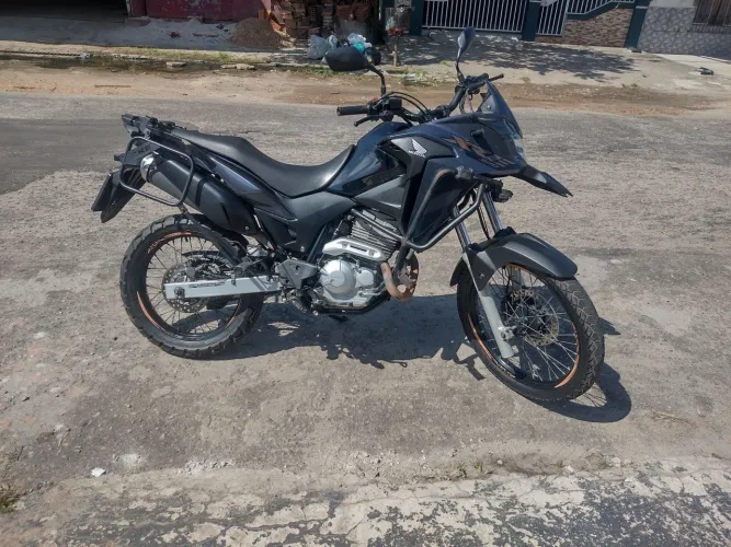 XRE 300 2022