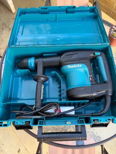 Vendo martelete Makita novo 5 kg