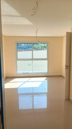 Casa Alto Padrão Nova, no condominio villa toscana, com 3 quartos e duas vagas.